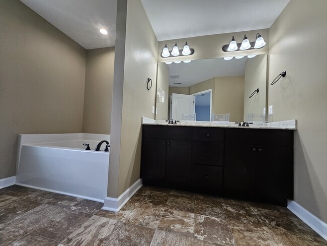 Building Photo - 303 Weeping Willow Dr