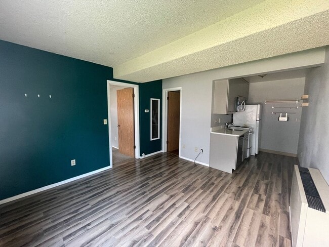 Building Photo - 1945 Arapahoe Ave