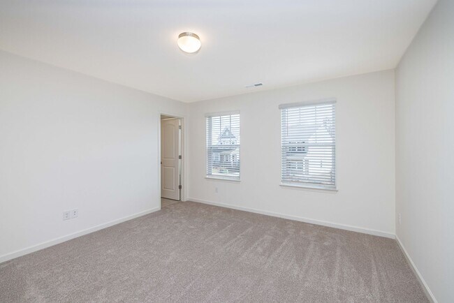 Building Photo - 724 Scotch Meadows Loop