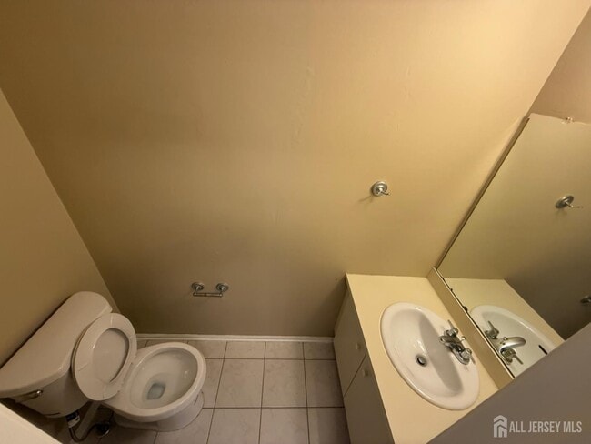 Building Photo - 309 Constitution Cir