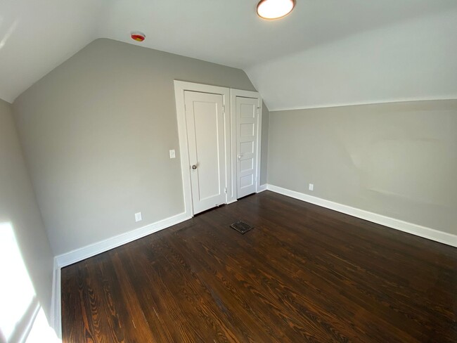 Building Photo - Fully Remodeled 3Bedroom House!