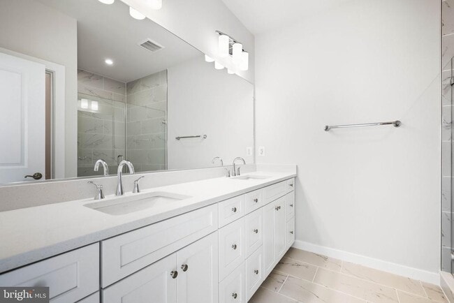 Building Photo - 1017 Venifena Terrace SE