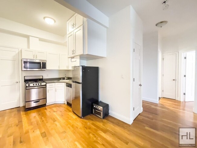 Building Photo - 287 Wyckoff Ave