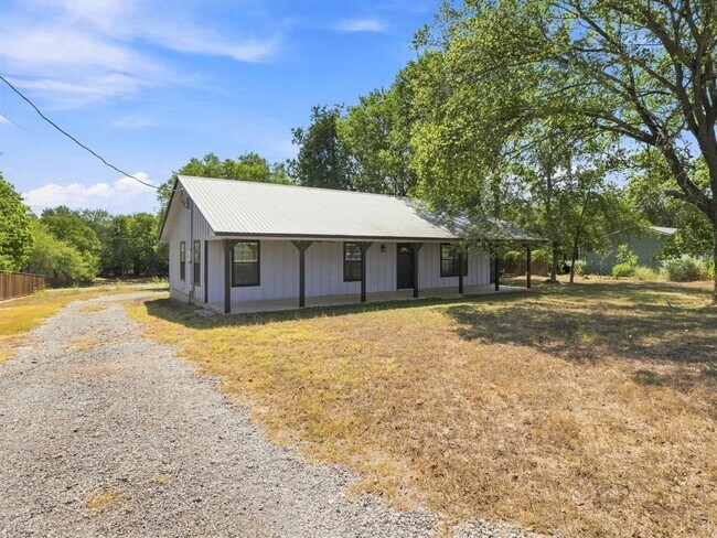 Building Photo - 1303 Lovers Ln