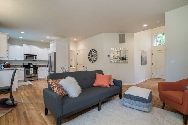 Building Photo - 4920 SW Slavin Rd