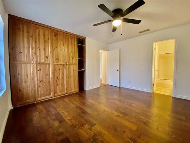 Building Photo - 2311 Dovehill Dr