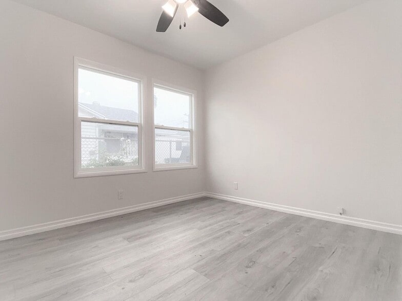 Building Photo - 5148 W 131st St