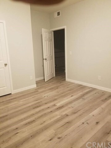 Building Photo - 11524 Moorpark St