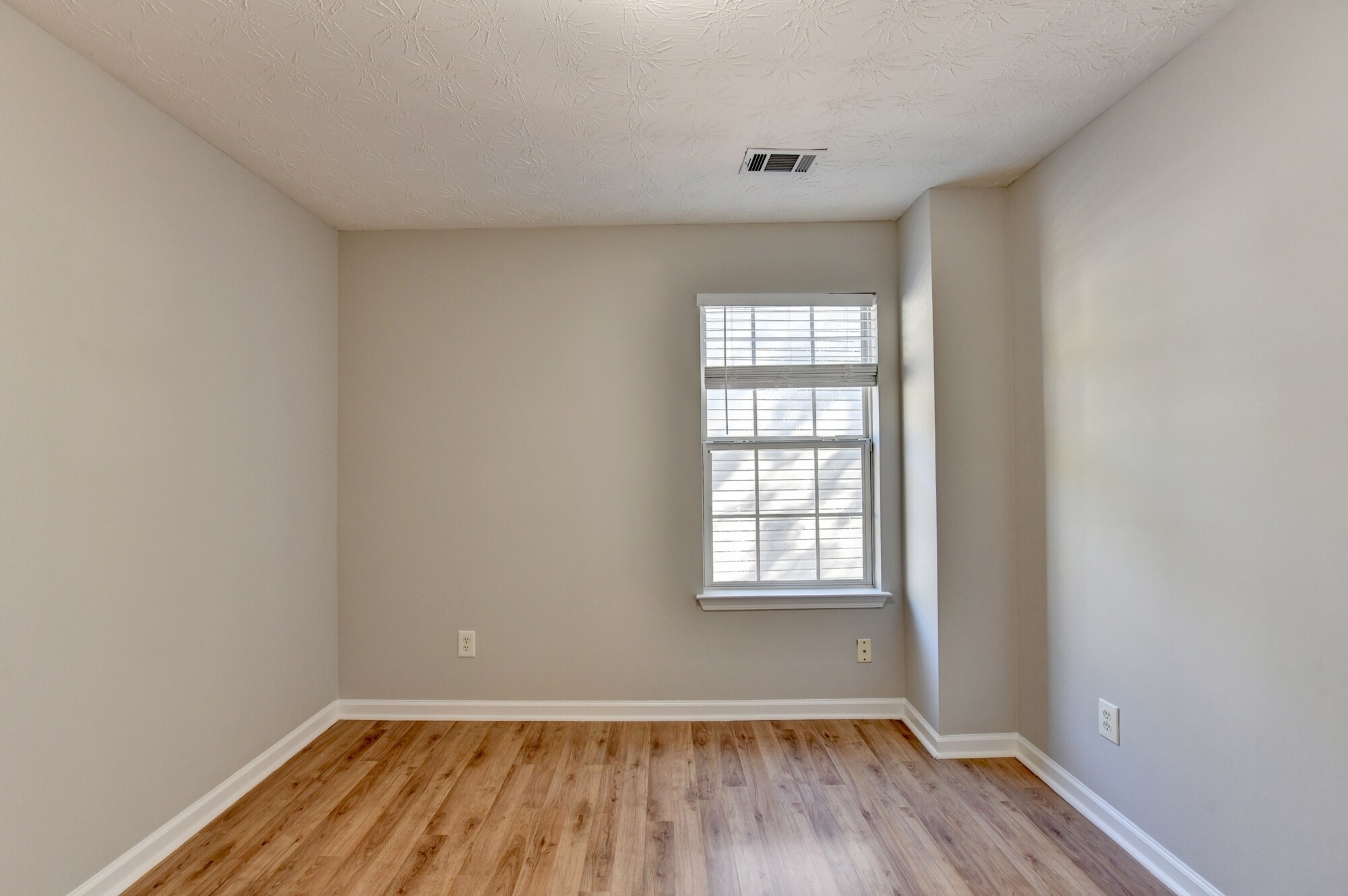 Building Photo - 240 Springbottom Ct