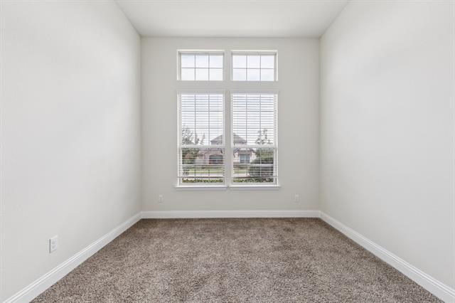 Building Photo - 913 Parkside Dr