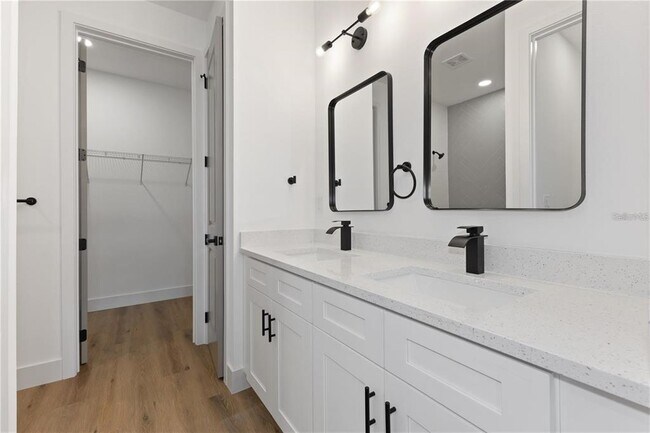 Building Photo - 1133 Hanover Ave