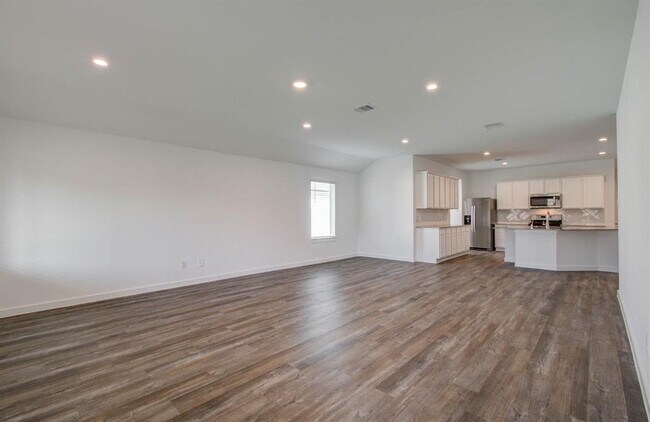 Building Photo - 1010 Desert Willow Dr
