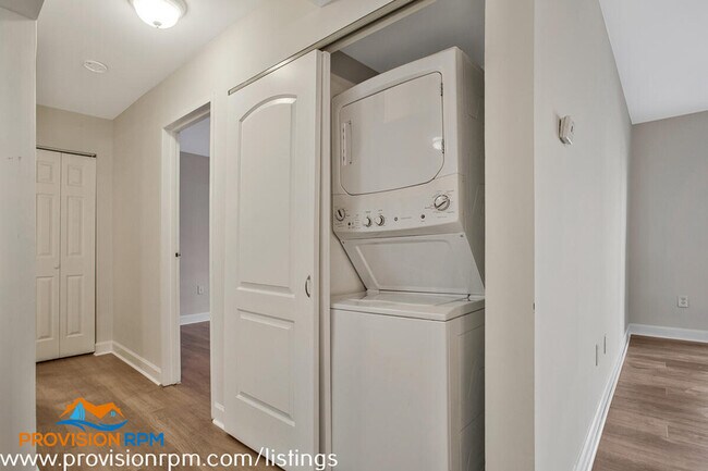 Building Photo - 2574 Riva Rd