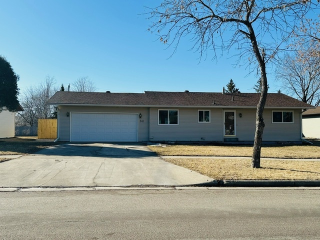 Primary Photo - 301 10 1/2 Ave E