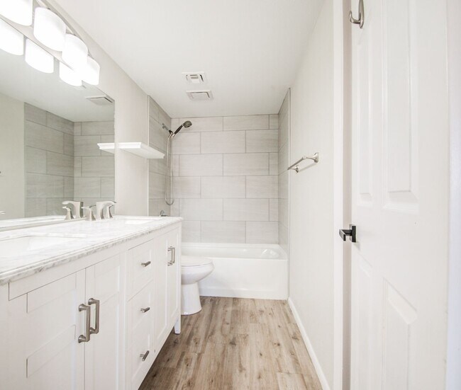 Building Photo - Spacious Villa for rent in Phoenix!