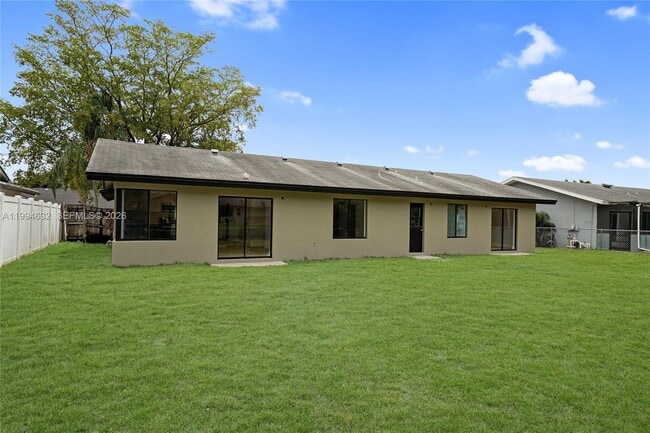 Building Photo - 7201 NW 46th Ct