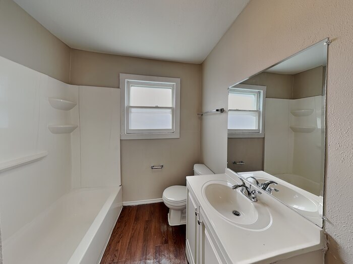 Building Photo - 3758 Denton Hwy