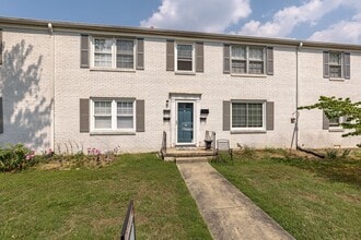 Building Photo - Historic Apartment located a short drive from Elon!