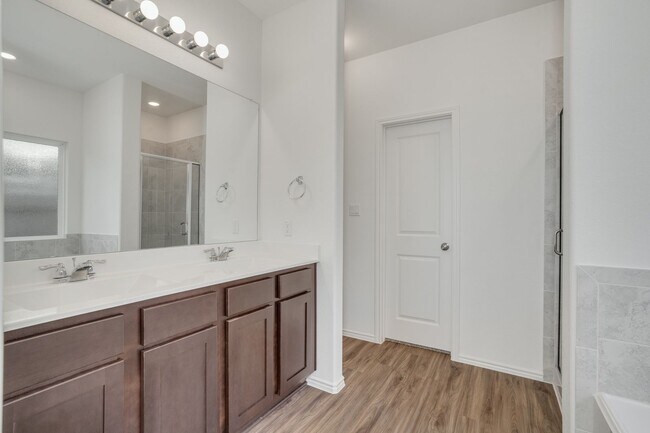 Building Photo - 704 Mallow Rd