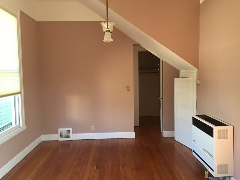 Building Photo - 2232 Clinton Avenue