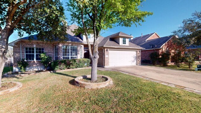 Primary Photo - Elegant home in Pflugerville with great fe...