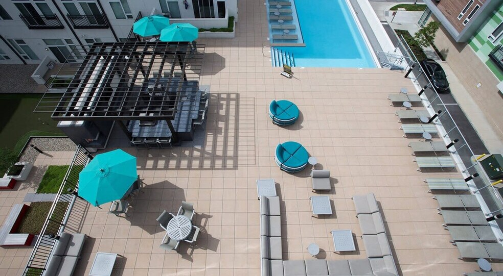 Building Photo - 421 E Market St