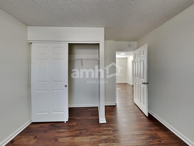 Building Photo - 2238 Antoinette Way