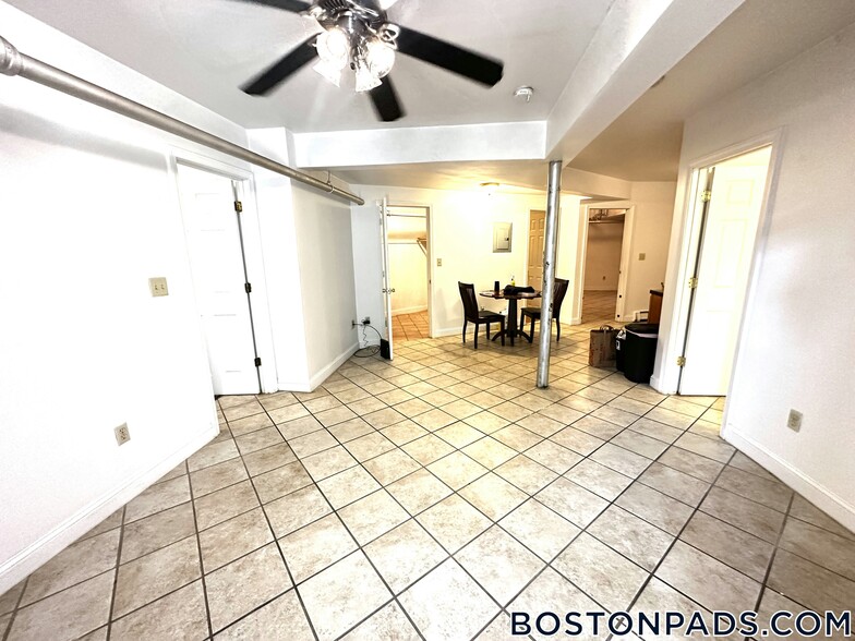 Building Photo - 35 Cummings Rd