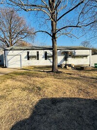 Building Photo - Spacious 3 bedroom home for Rent in Bellefontaine Neighbors