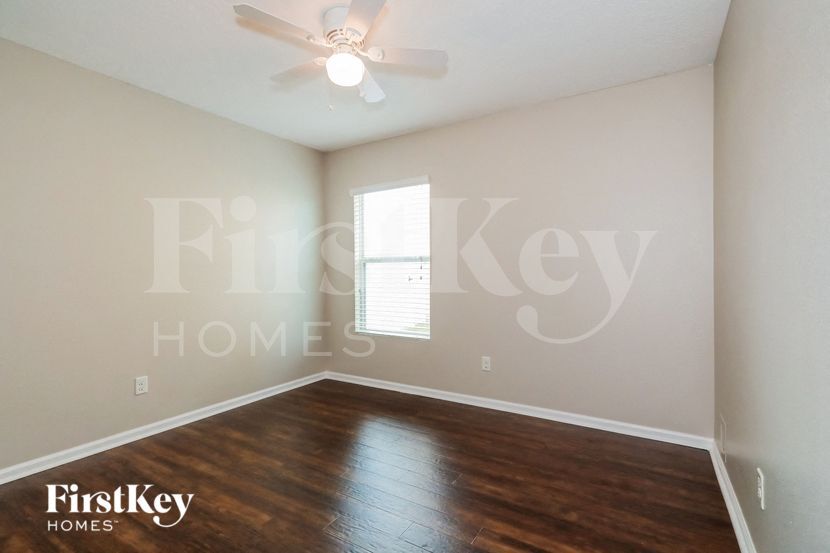 Building Photo - 3854 Falcon Crest Dr