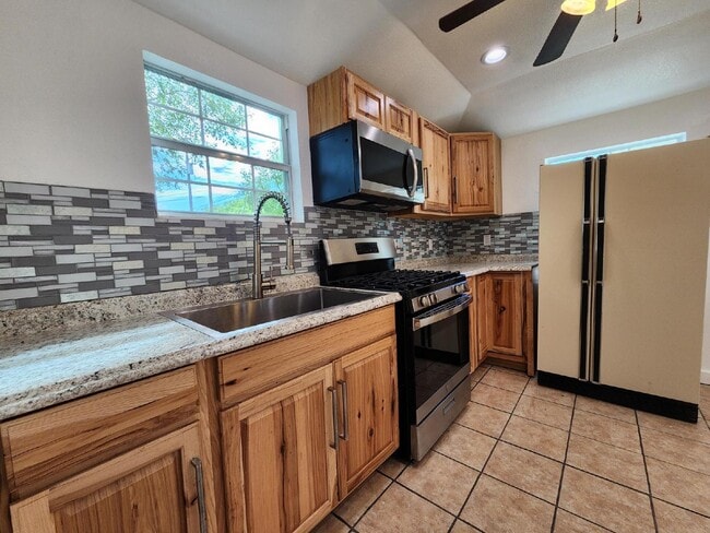 Building Photo - Updated 1-Bedroom Home with Spacious Yard ...