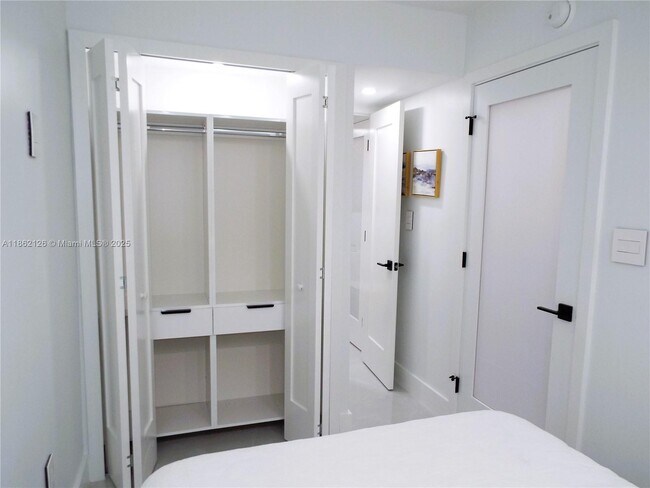 Building Photo - 5701 Collins Ave