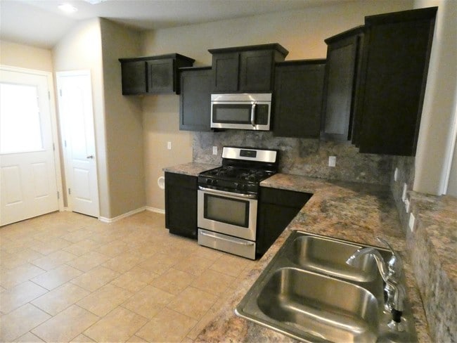 Building Photo - 5009 Hunter Blvd