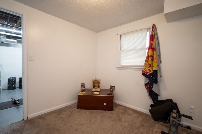 Building Photo - 115 Winterberry Dr