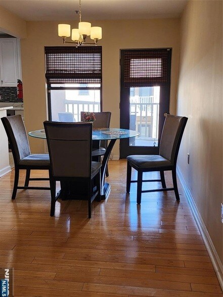 Building Photo - 8915 Bergenwood Ave