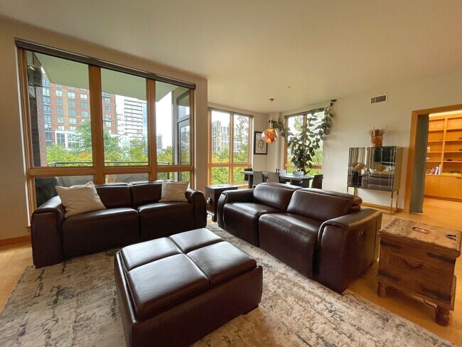 Building Photo - Gorgeous Furnished Pearl District Condo - ...