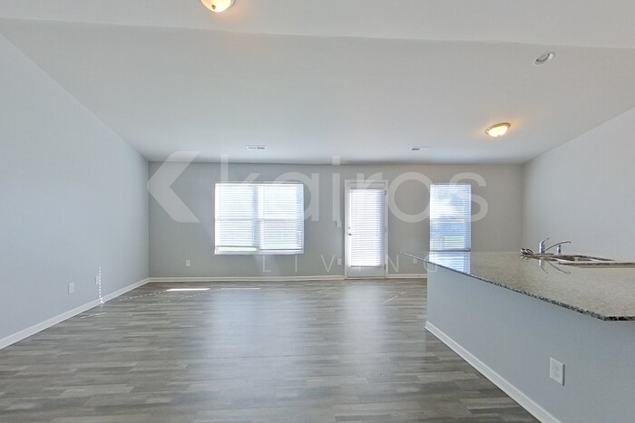 Building Photo - 1190 Silvertrace Dr