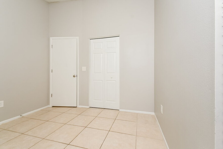 Building Photo - 13656 Laraway Dr