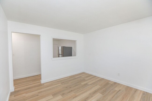 Building Photo - 9544 20th Bay St