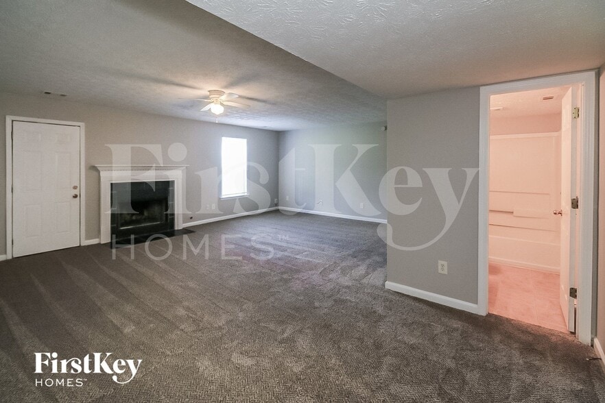 Building Photo - 8153 Mountain Pass