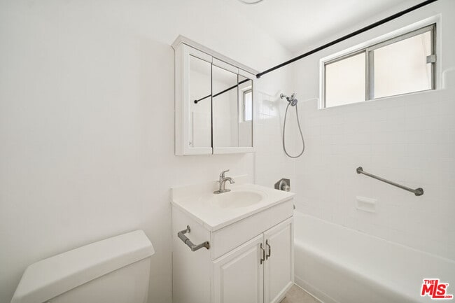 Building Photo - 2038 S Holt Ave