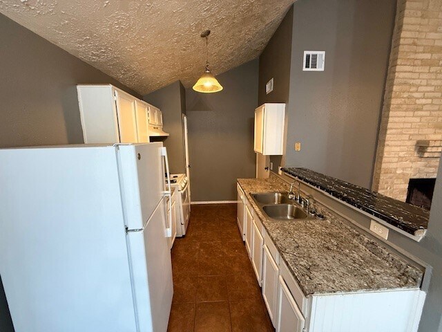 Building Photo - 10030 Rosbrook Dr