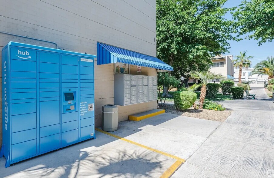Building Photo - 511 E Sahara Ave