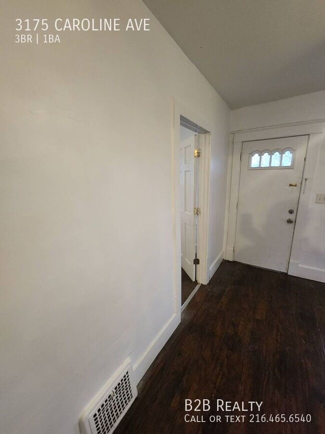 Building Photo - 3175 Caroline Ave