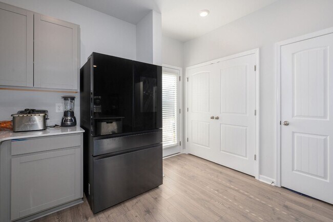 Building Photo - 447 Augustine Dr