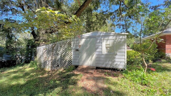 Building Photo - 804 Hillman St