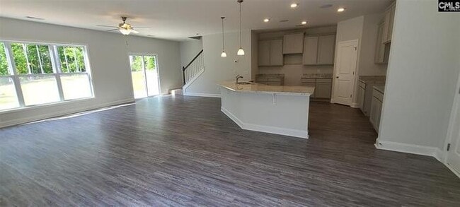 Building Photo - 428 Mahasset Court