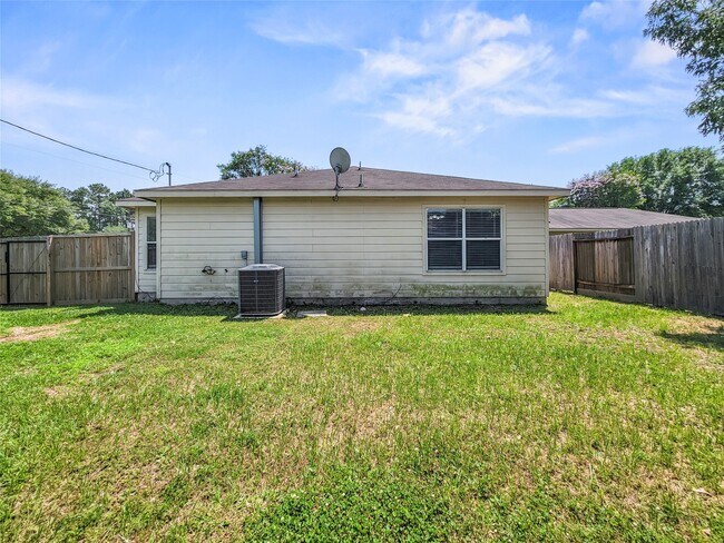 Building Photo - 16393 Many Trees Ln