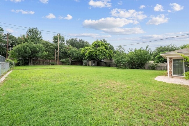 Building Photo - 325 Belmont Dr