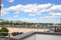 Building Photo - 408 Stabler Ln
